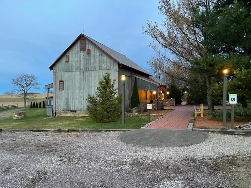 Watson Estate Bnb & Deer Creek Winery Bed & Breakfast Uniontown Exterior photo